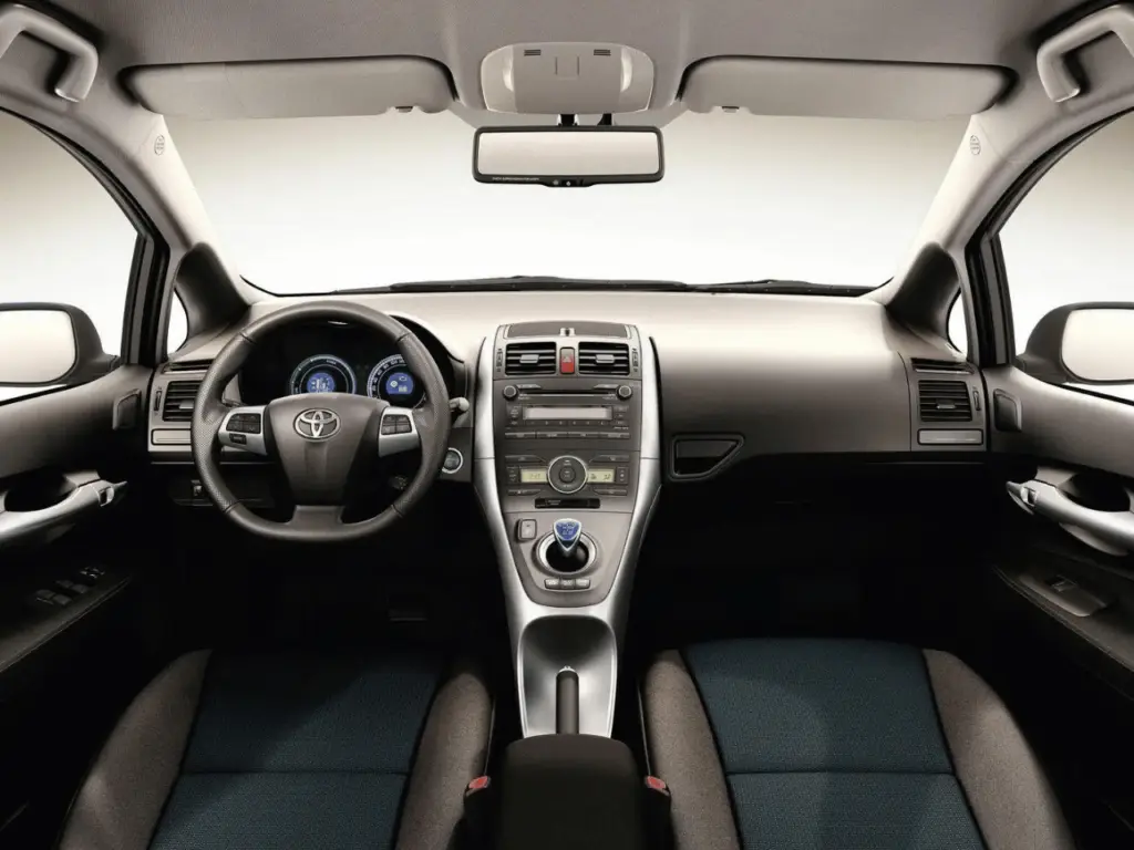 Toyota Auris · 2010-2013 — 3